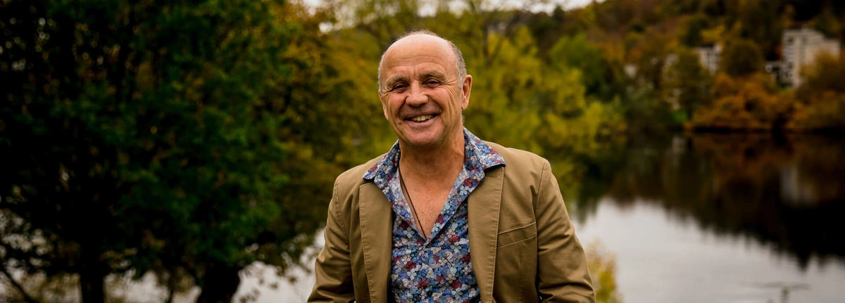 Wildlife filmmaker Doug Allan celebrated with Stirling award | About ...