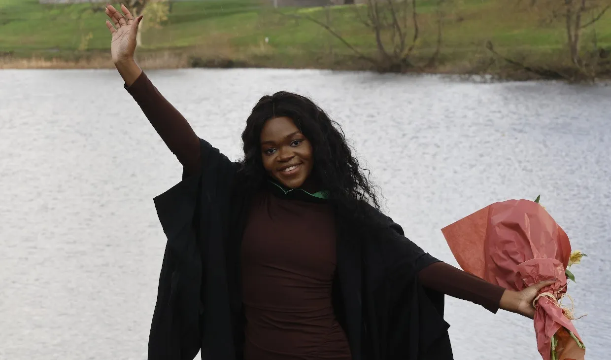 Winter graduation 2022 - graduates and families celebrate - f10b