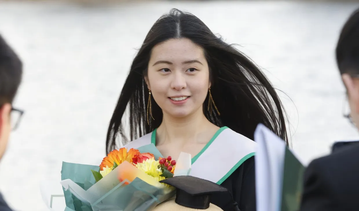 Winter graduation 2022 - graduates and families celebrate - f11b