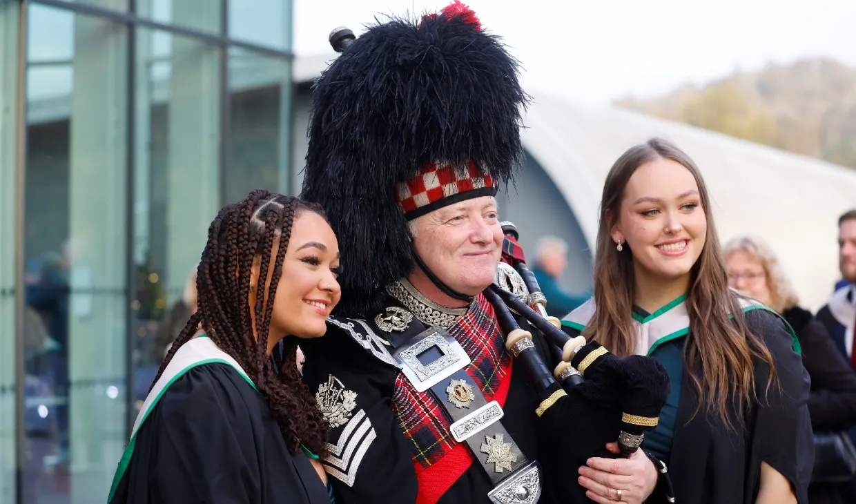 Winter graduation 2022 - graduates and families celebrate - f16b