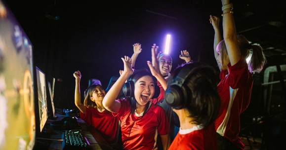 Esports viewing linked to wellbeing, Stirling study finds