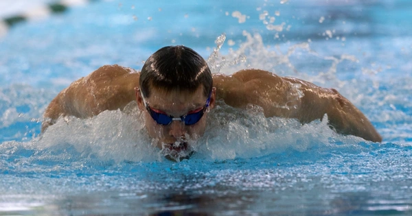 Duncan Scott in pool.