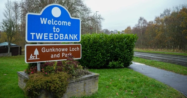 sign for Tweebank Borders