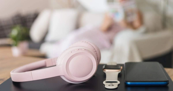 headphones phone and watch digital detox