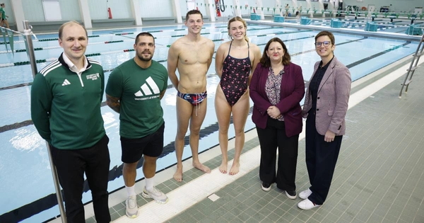 David Bond，Ben Higson，Duncan Scott，Katie Shanahan，Kirsty McNeill MP和Cathy Gallagher。