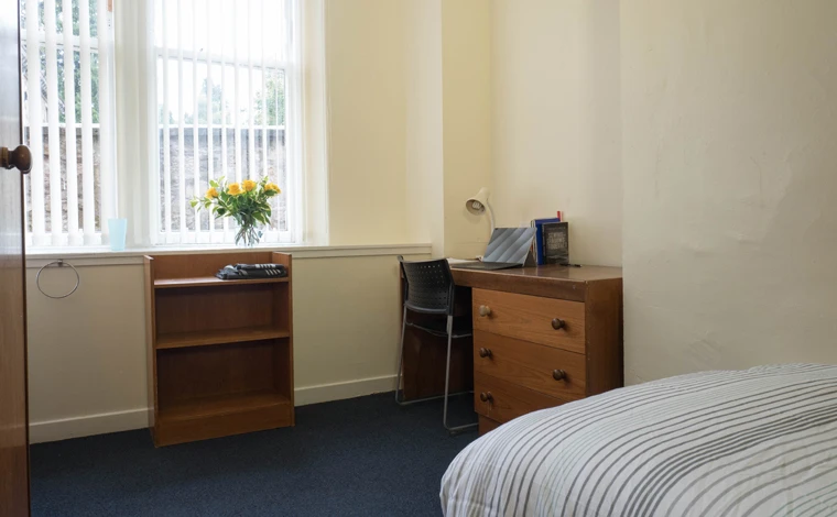 Alangrange bedroom