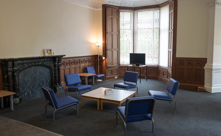Alangrange social room