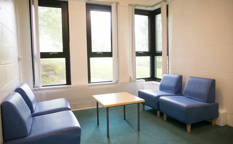 fraser of allander living area