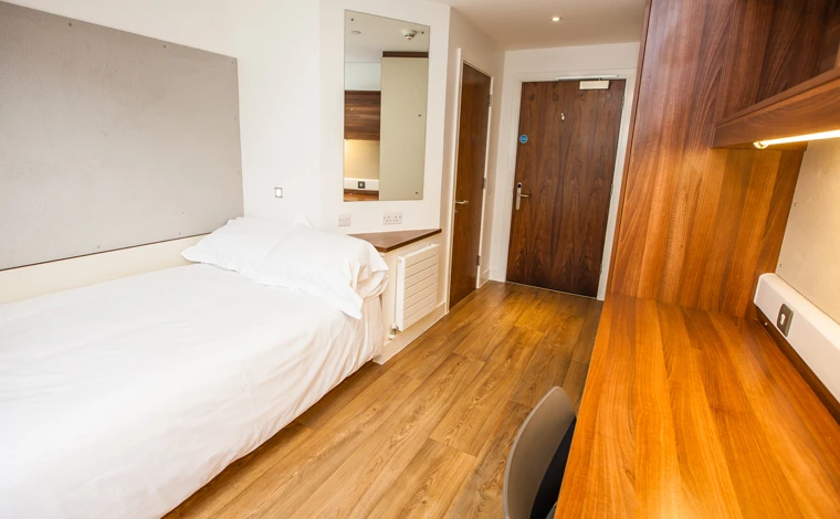 willow court bedroom