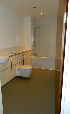 alexander court family bathroom